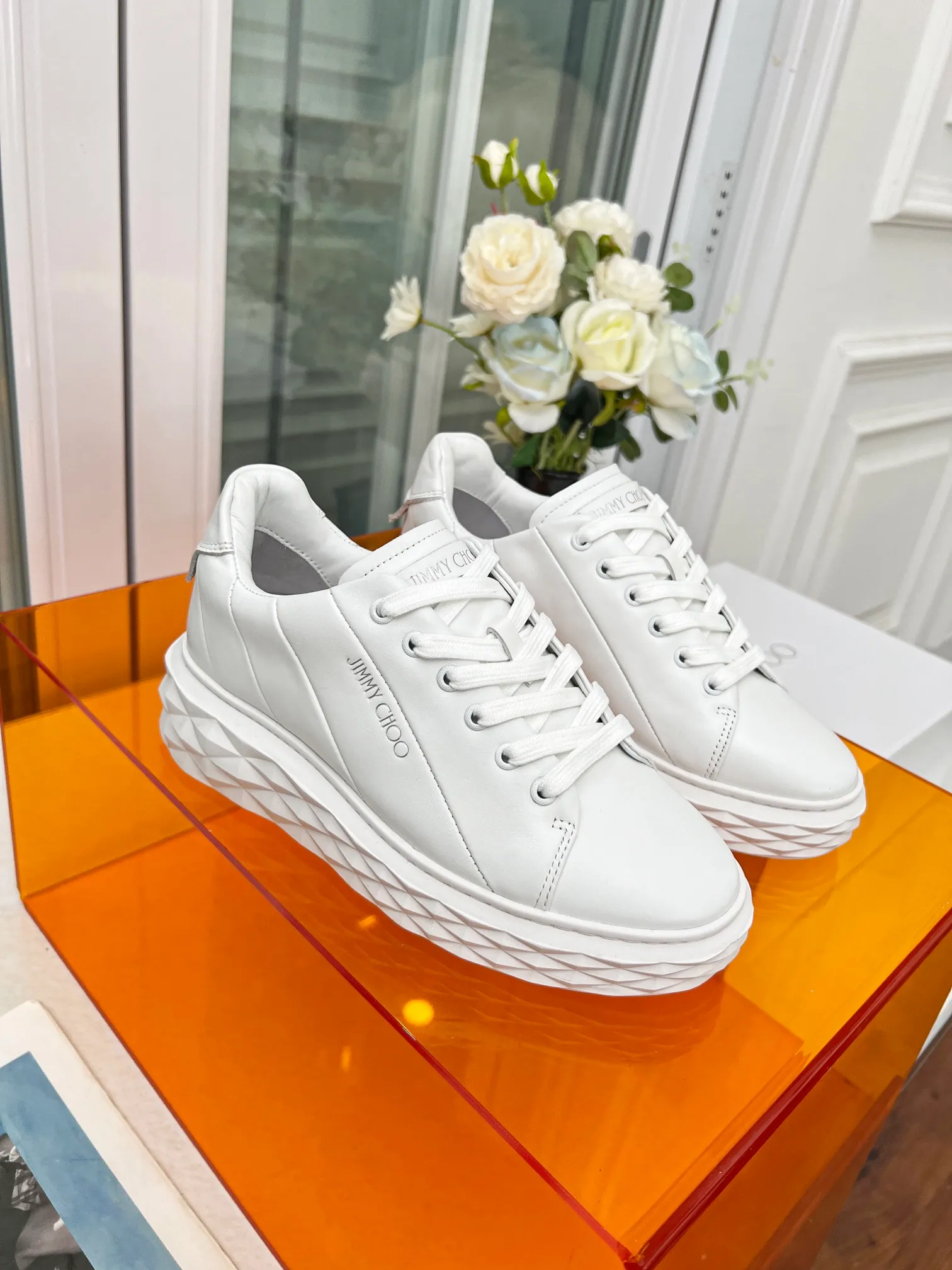 👟👟Ex-factory price 560👟👟 (splicing) Jimmy choo Jimmy Choo 2024 spring and summer Jc new Diamond A new series of sports shoes🔥The uppers are made of original imported cowhide stitching🎵The soles are made of brand elements to prevent diamond multi-faceted cutting to create a three-dimensional sense💥The gradually thinner and thicker design of the soles makes the shoes more comfortable on the feet without the slightest sense of oppression🌹A fashionable, comfortable, versatile and luxurious Diamond sports shoe is worth owning🧚‍♀️ Fabric: Original imported top layer 🐂cowhide Lining: Imported🐑Sheepskin Feet: Original injection molded 🐑 Sheepskin Outsole: Original glass glue combined sole Size: 34-41 (custom-made sizes 34.41 are non-refundable)